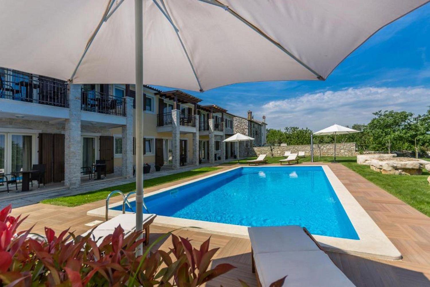 Apartment Komfortables Mit Whirlpool, Pool, Klima, Privater Terrasse - Nur 5 Km Bis